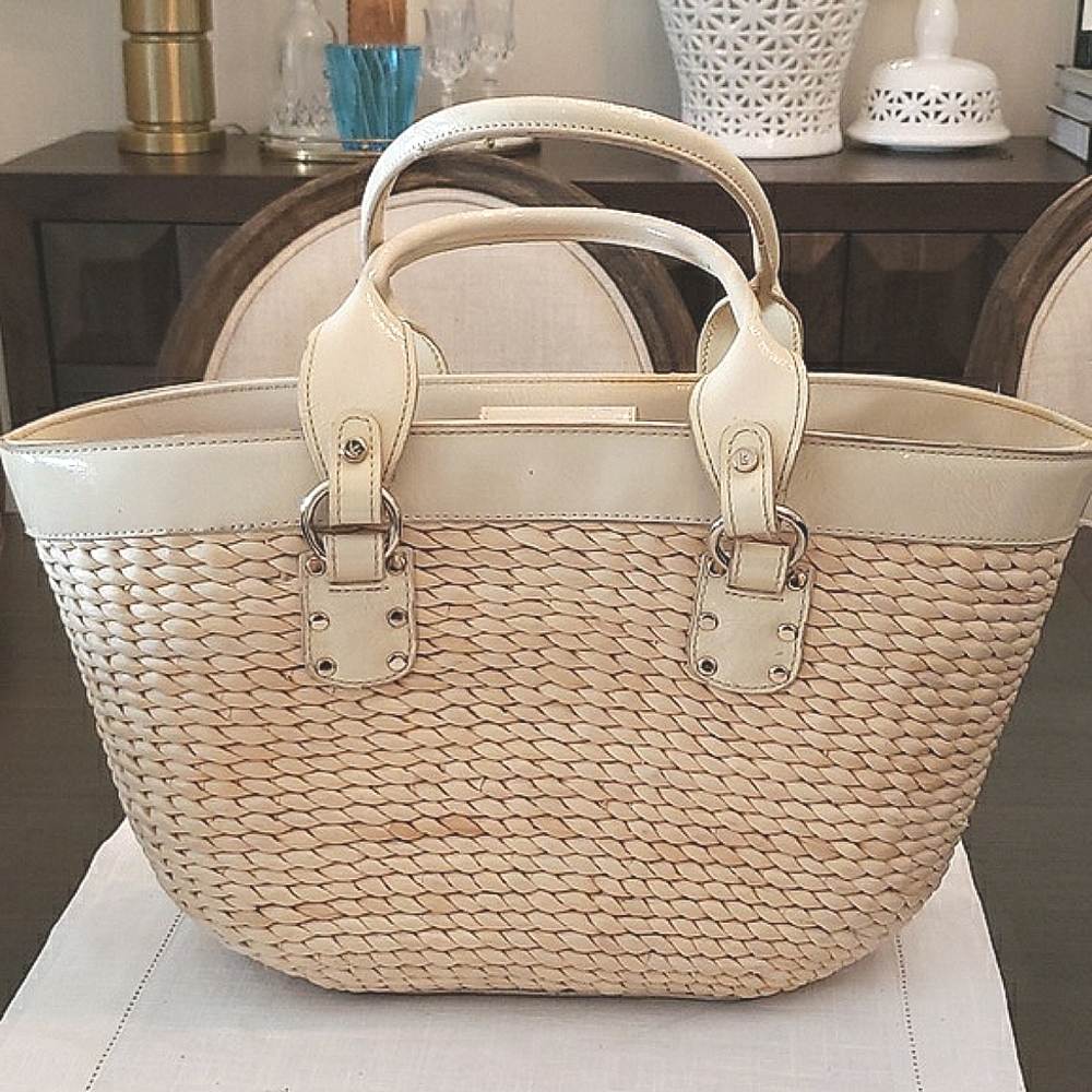 LIZ CLAIBORNE straw bag